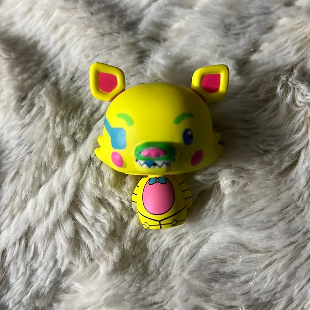 1 inch Five Nights at Freddy Foxy figure